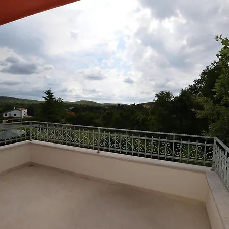 Calm Countryside Manor With Pool 빌라 *