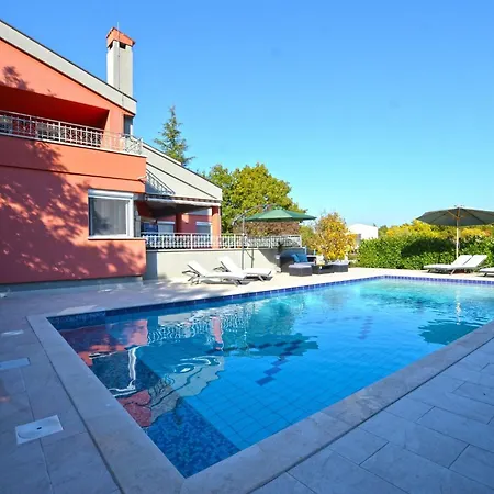 빌라 Calm Countryside Manor With Pool *